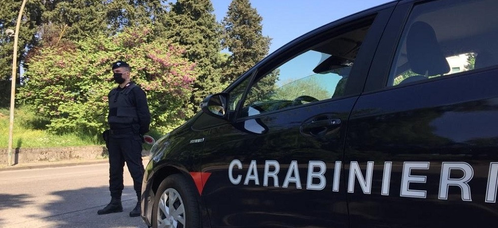 Cocaina nascosta nel passeggino: arrestato spacciatore 27enne, tradito dal cellulare che continua a squillare